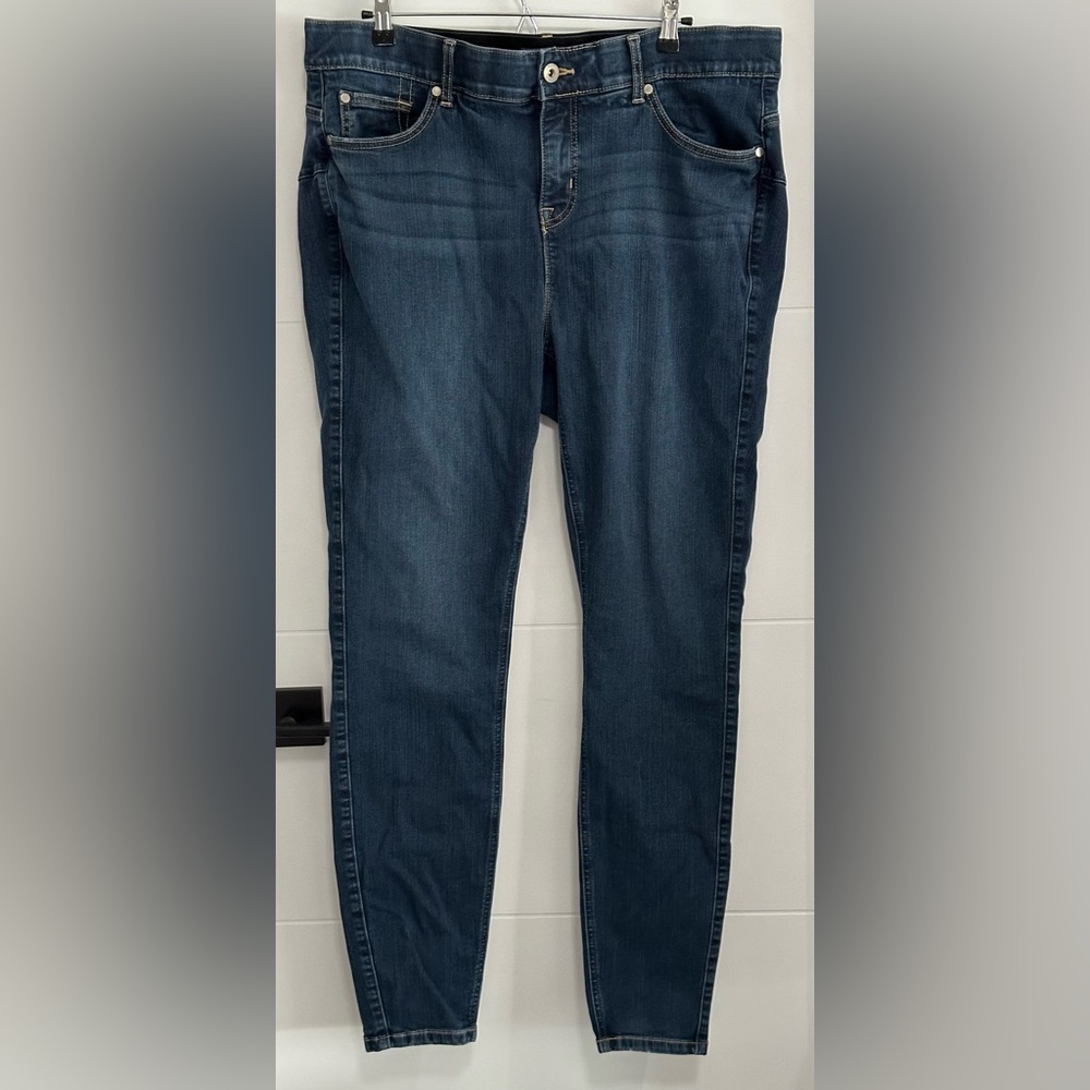 Torrid: Women’s Premium Stretch Bombshell Skinny Jeans- Size 20XT